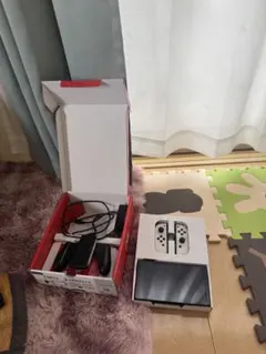 Nintendo Switch 有機ELモデル 本体 マリオカート8も付いてます