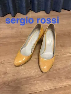 Sergio rossi エナメル パンプス ベージュ