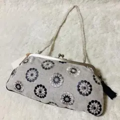 未使用・タグ付き がま口 クラッチ 麻 リネン 刺繍 花柄 フラワー バッグ