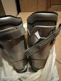 GENERATION スキーブーツ 女性用 シルバー