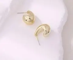 ピアス レディース 海外 オシャレ ゴールドカラー ワンポイント 推し活