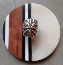 h'eres F brooch ヒアーズ ブローチ - メルカリ