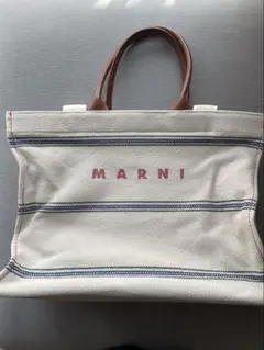 ほぼ未使用 MARNI クリーム ストライプ キャンバス製 ミディアムトートのサムネイル