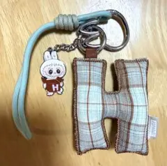 THE MONSTERS PIN FOR LOVE イニシャル H