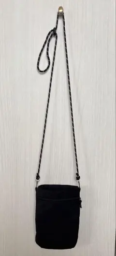 ユニクロオリジナル　サコッシュバッグ　非売品