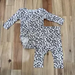 H&M ヒョウ柄ロンパースとパンツセット 4-6m