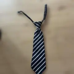 七五三に最適　ネイビーとホワイトのストライプネクタイ