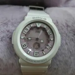 BABY-G　ホワイトにピンクの文字盤　新品に近い美品　レディース　長期保管品のサムネイル