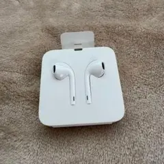 Apple 純正 Lightnig接続のホワイトインイヤー有線イヤホン