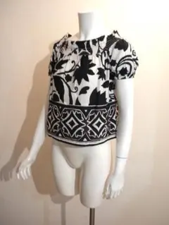ITALY『GAUDI』涼しいコットン素材！可愛い”ボタニカルフラワー柄ブラウスのサムネイル