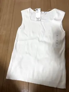 GU タンクトップ　スクエア　未使用品