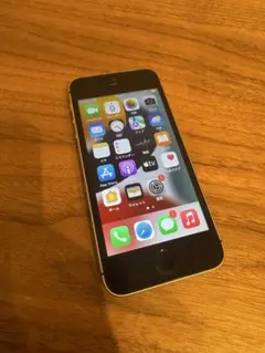 Apple iPhone SE 32GB 本体 シルバー （A610_5) - メルカリ