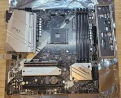 ASRock B550M PRO4 AM4 マザーボードのサムネイル