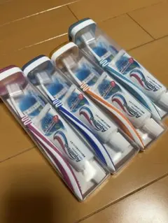 신제품 미개봉 아쿠아프레쉬 트래블 세트 휴대용 치약 4개