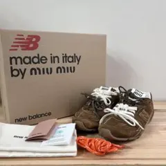 ほぼ新中古⭐️Miu Miu New Balance スニーカー ベージュ⭐️ - メルカリ