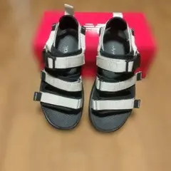New Balance　スポーツサンダル ブラック/グレーのサムネイル