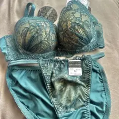 Item thumbnail for item afa266ea-3be0-475a-b2d5-a2a7f052c160