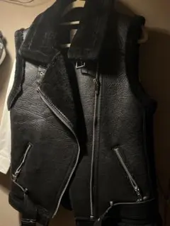 ZARA ブラックレザーベスト EUR S