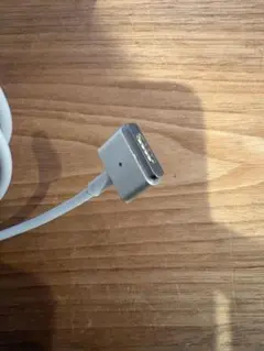 USB-C to MagSafe 2 充電ケーブル 1.8m