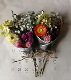 ⑪　ミニブーケ　２点　ドライフラワー　お花と木の実mix　送料込み