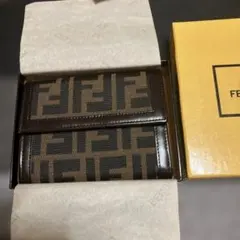 FENDI三つ折り財布ほぼ未使用