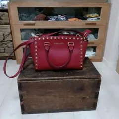 Michael Kors マイケルコース　真っ赤スタッ　ショルダーバッグ