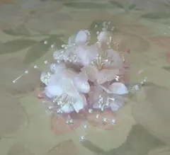 ピンク花モチーフコサージュ