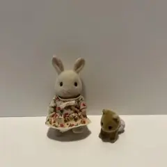 シルバニアファミリー　うさぎ・くま　お人形