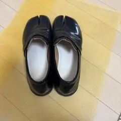 黒　足袋風デザインローファー　ビニール　24cm