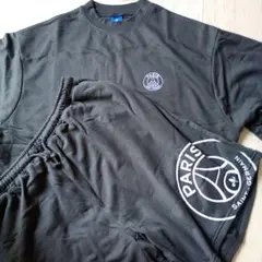 夏！PARIS セットアップ　薄手スウェット生地♪バックロゴプリントが最高♪男女