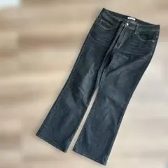 レディース　デニムパンツ　ジーンズ　ストレッチあり　ブラックデニム　ストレート