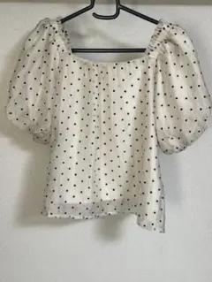 水玉模様 パフスリーブ ブラウス