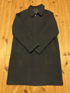 黒のチェスターコート