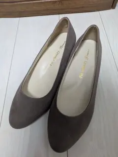 グレー 低ヒール パンプス