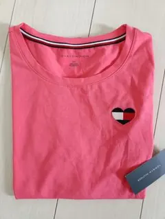 【新品】TOMMY ピンク ハート型ロゴ 半袖Tシャツ