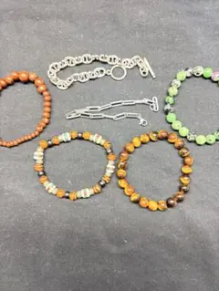 カラフルな木製ビーズブレスレットセット　シルバーブレスレット