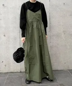 perna ロングキャミワンピース　カーキのサムネイル