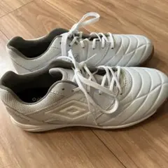 Umbro accerator フットサルシューズ ホワイト25.0