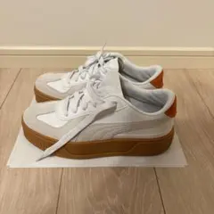 PUMA ホワイト/オレンジ 厚底スニーカー