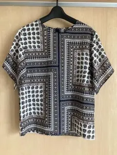 AMERI スカーフ柄 プルオーバー 半袖ブラウス