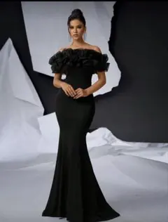 黒いオフショルダーマーメイドドレス