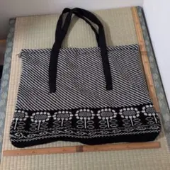 ハンドメイド バッグ 花柄刺繍 黒と白のストライプ