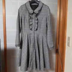 アンミール　チェックワンピース　　ひざ丈フレアタイプ　フリル　長袖