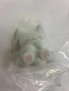 しろふわ雲でおひるねシークレットマスコット　はなまるおばけ