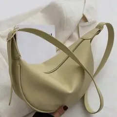 ライトイエロー バッグ