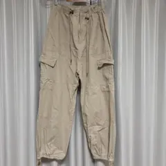 chico ポケット裾絞りカーゴパンツ ベージュ