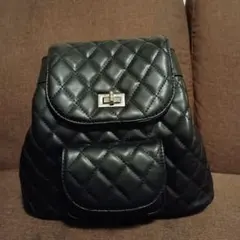 キルティング黒リュック