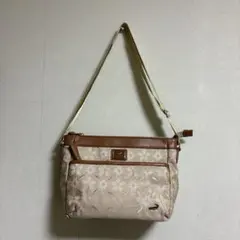 Item thumbnail for item 640159f4-d5dd-4423-92db-a15a8d18c663