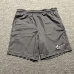 Nike グレー ハーフパンツ