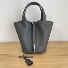 高級本革 トリヨン ハンドバッグ PM - メルカリ